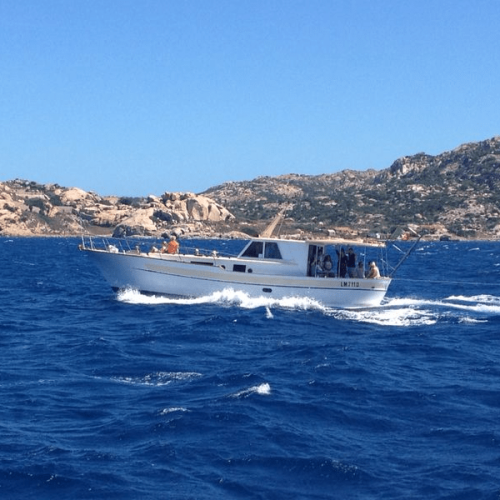 Noleggio Barche per l’Arcipelago della Maddalena: Un’Esperienza Unica con Motobarca Antares