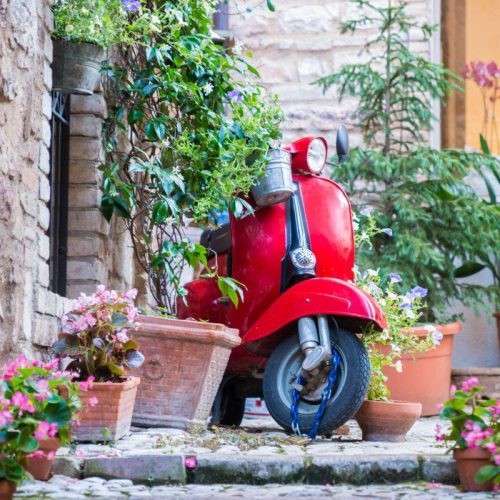 Esplora le Colline del Chianti con un Tour in Vespa