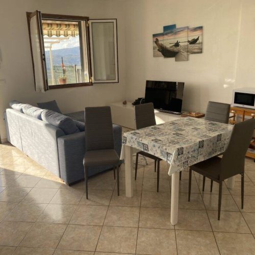 CASA VACANZE CON PATIO E VISTA MARE A IMPERIA