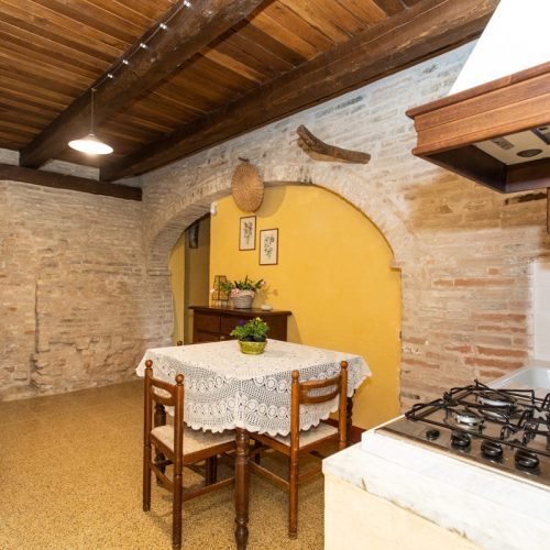 Ristorante con appartamenti a Fermo