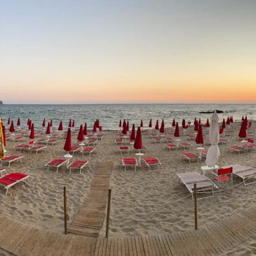 Lido attrezzato sulla spiaggia delle Saline a Palinuro