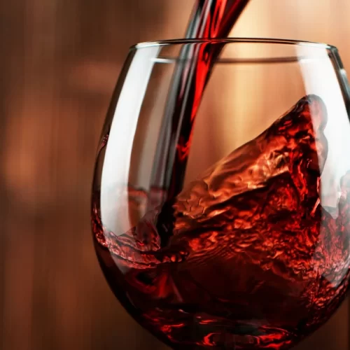 Preparazione e vendita vini pregiati online
