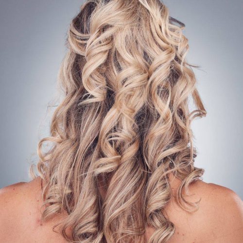Balayage a Mola di Bari: La Tecnica di Colorazione che Fa Tendenza