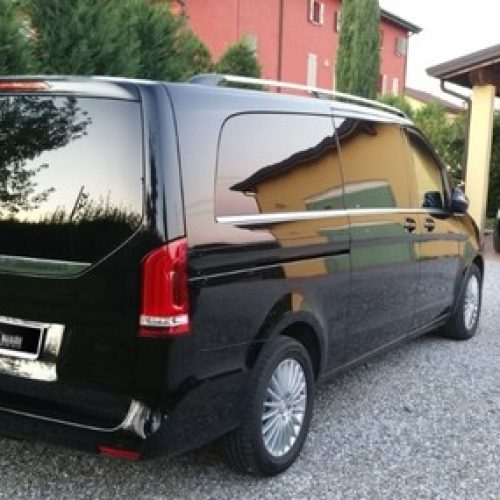 AUTONOLEGGIO CON CONDUCENTE A MODENA