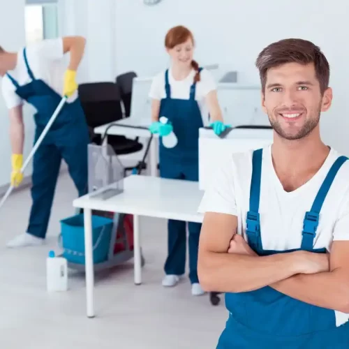 Pulizie civili e industriali a Bologna: guida pratica per scegliere, pianificare e misurare i risultati