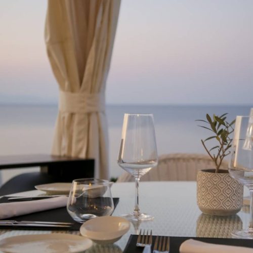 La Dolce Vita: Una Pizzeria Fronte Mare in Costa Smeralda
