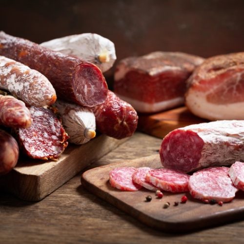 Produzione di salumi a Savona